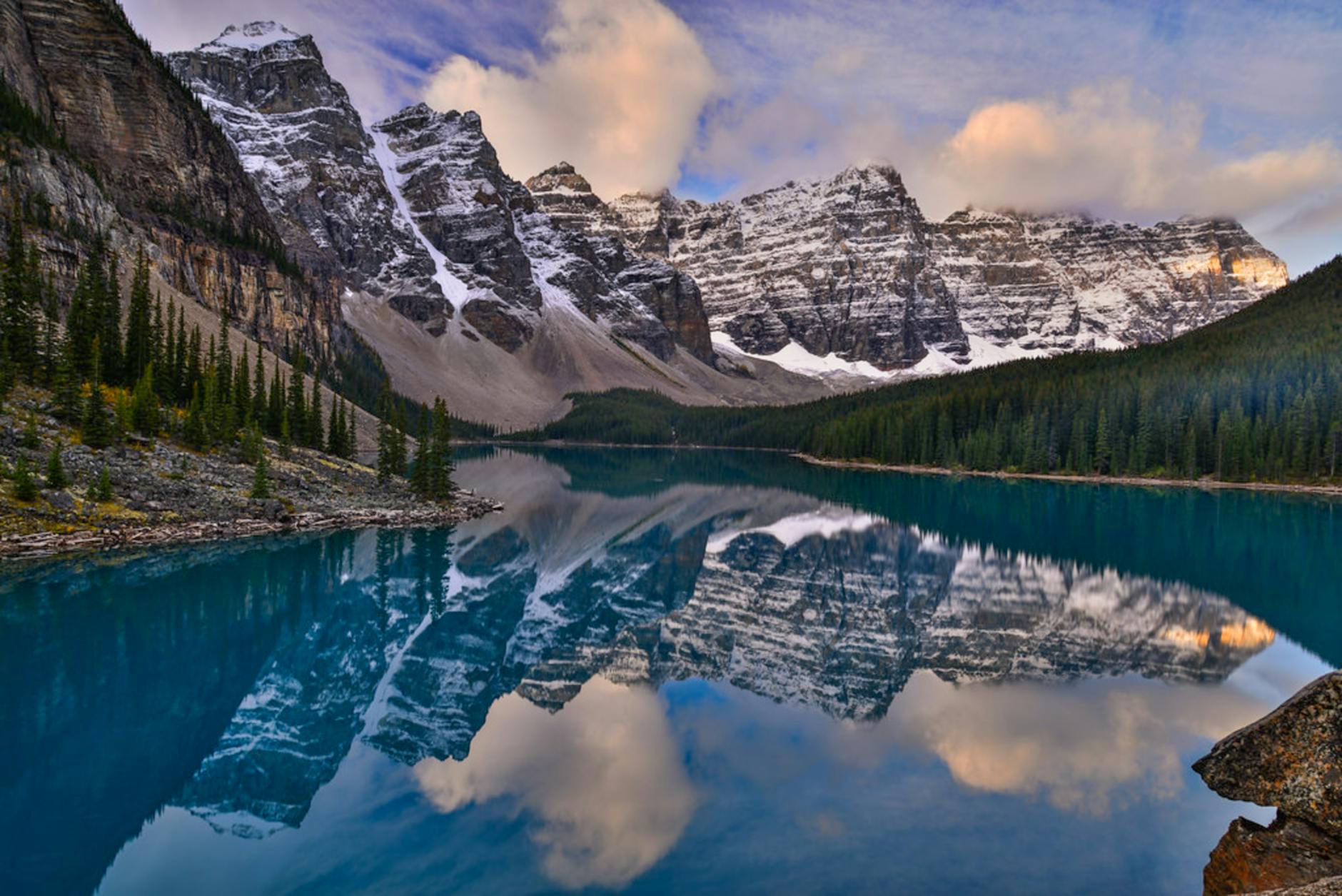 Banff: Lake Louise + Moraine sunrise