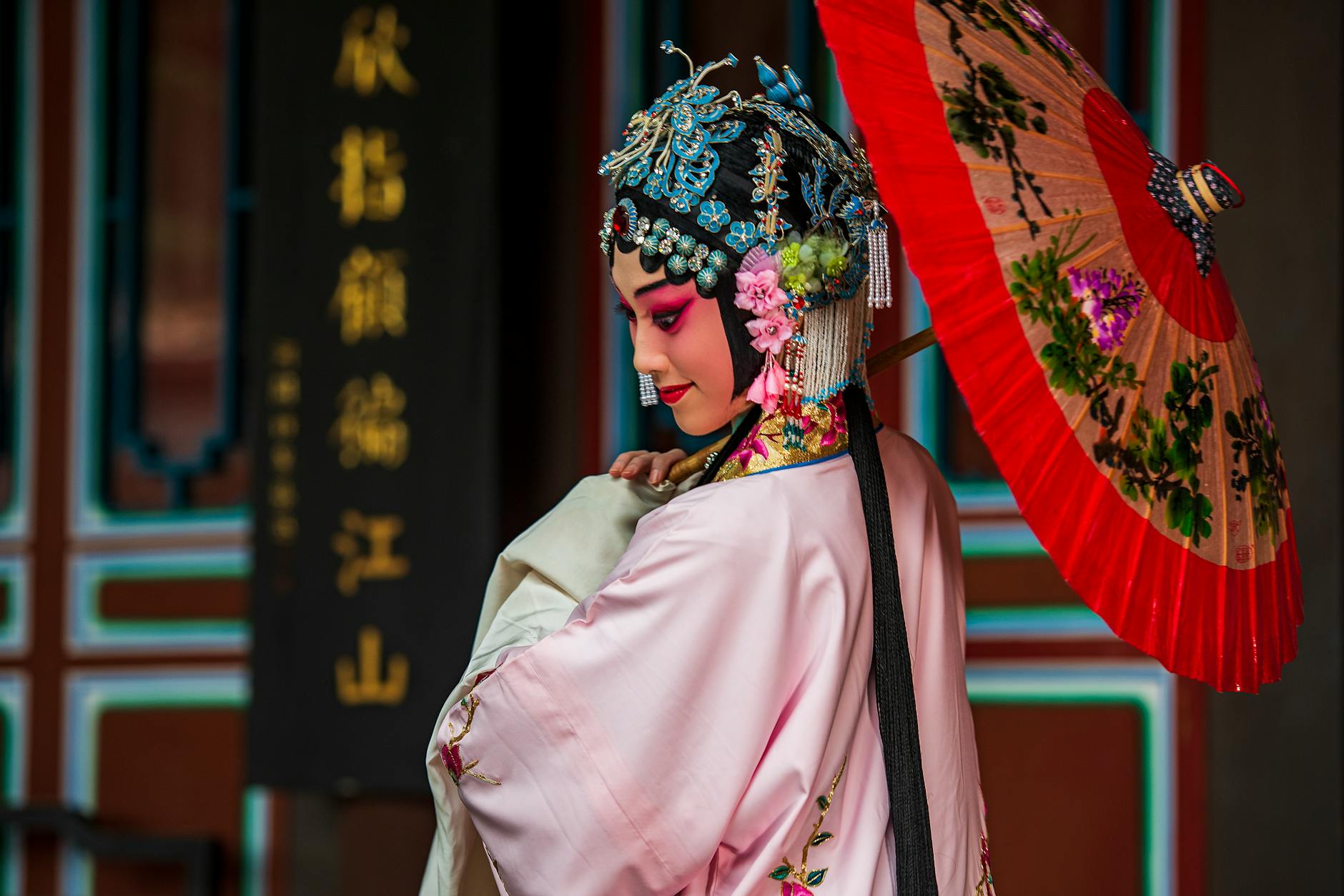 Peking opera at Liyuan Theatre