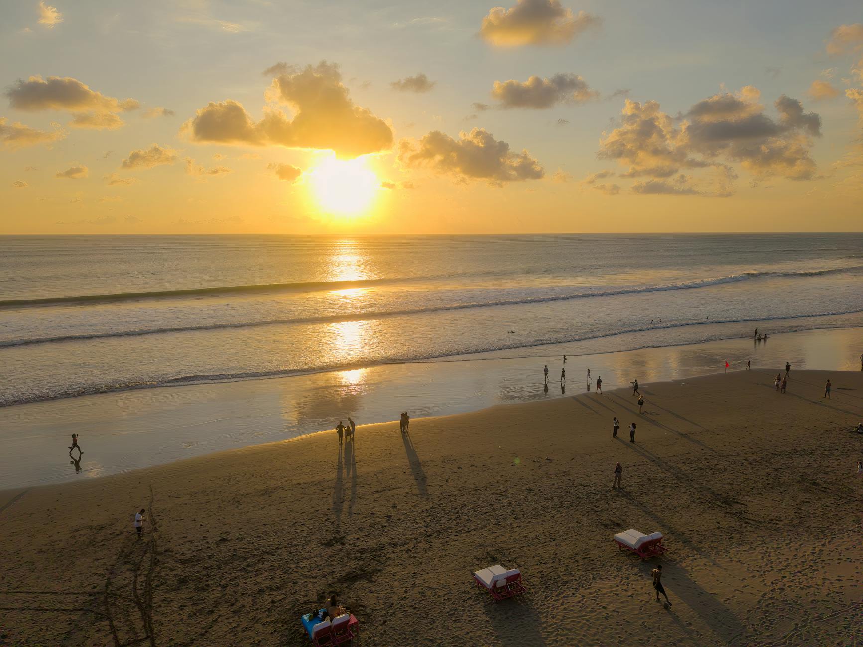 Seminyak beach club + Tanah Lot sunset