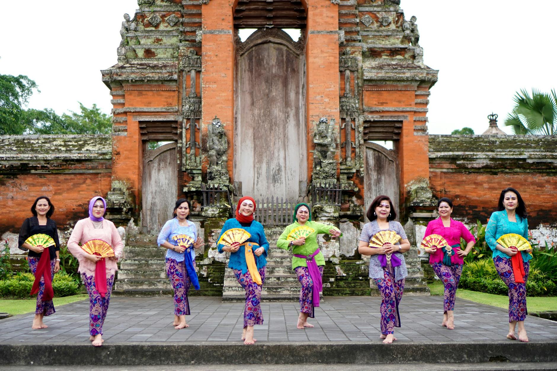 Ubud yoga + traditional dance evening