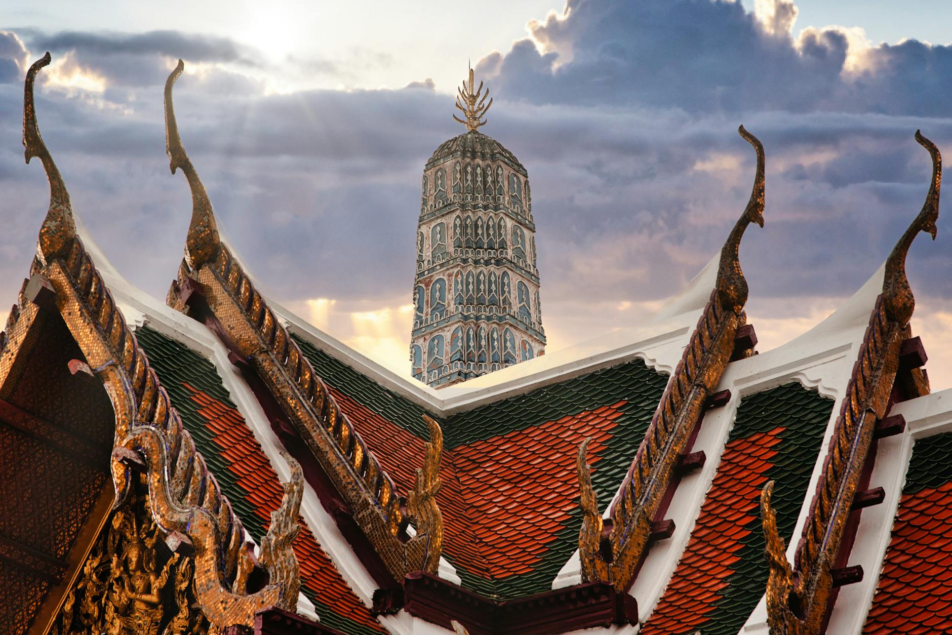 Wat Arun at dusk, Bangkok
